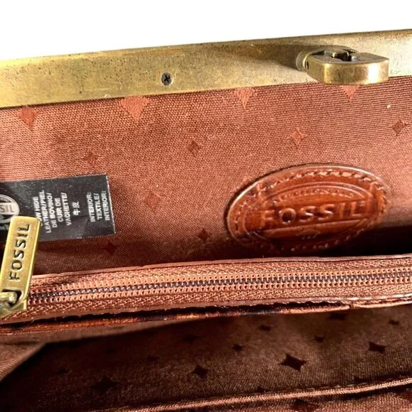 Vtg Fossil Croc Embossed Leather Wallet Clutch Metal Close Multiple pockets - Picture 6 of 12